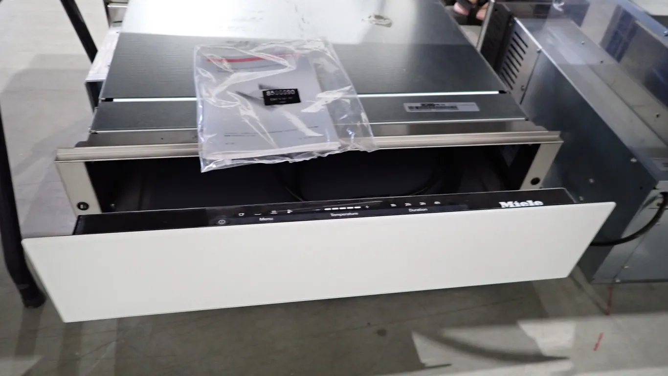 Miele ESW6114 Stainless Steel 24" No Handle Warming Drawer- NOTE: PLEASE INSPECT.