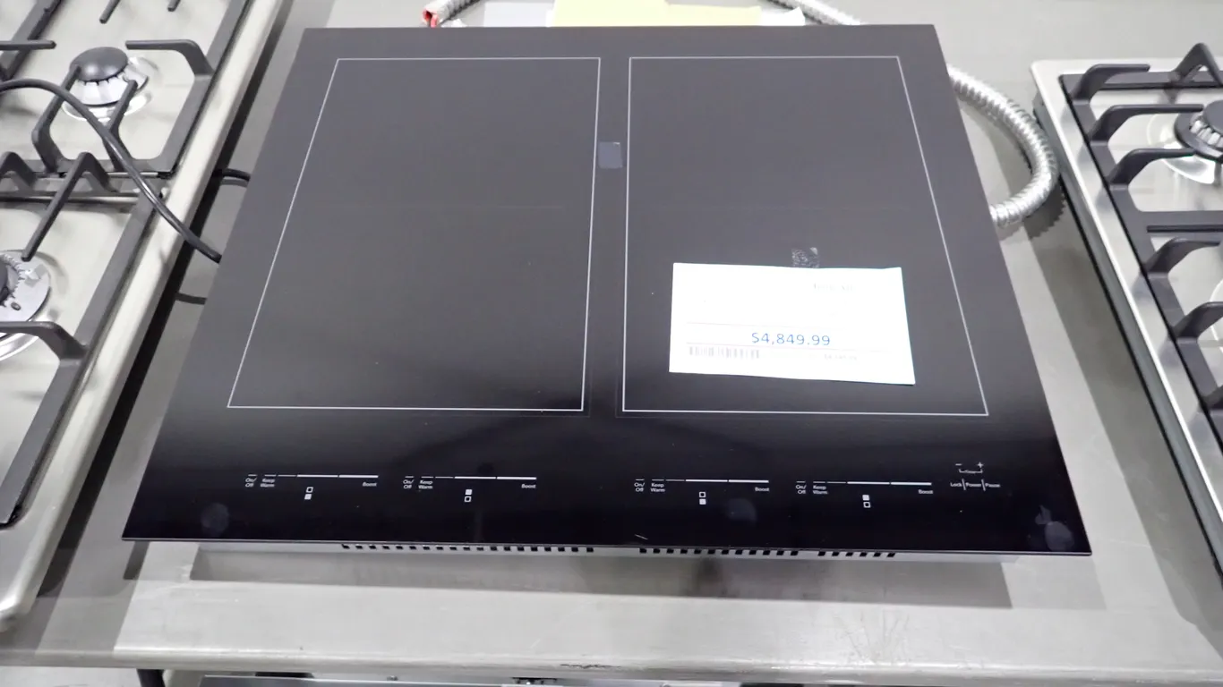 Jenn Air JIC4724HB Oblivion Glass 24" Induction Cook Top - NOTE: PLEASE INSPECT.
