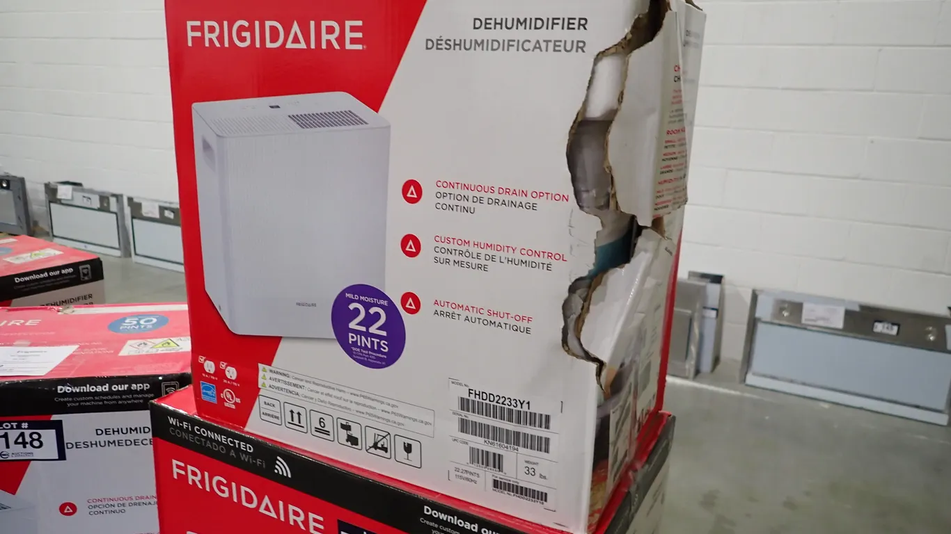 Frigidaire FHDD2233Y1 22-Pint Mild Moisture Dehumidifier- NOTE: BOX DAMAGED.
