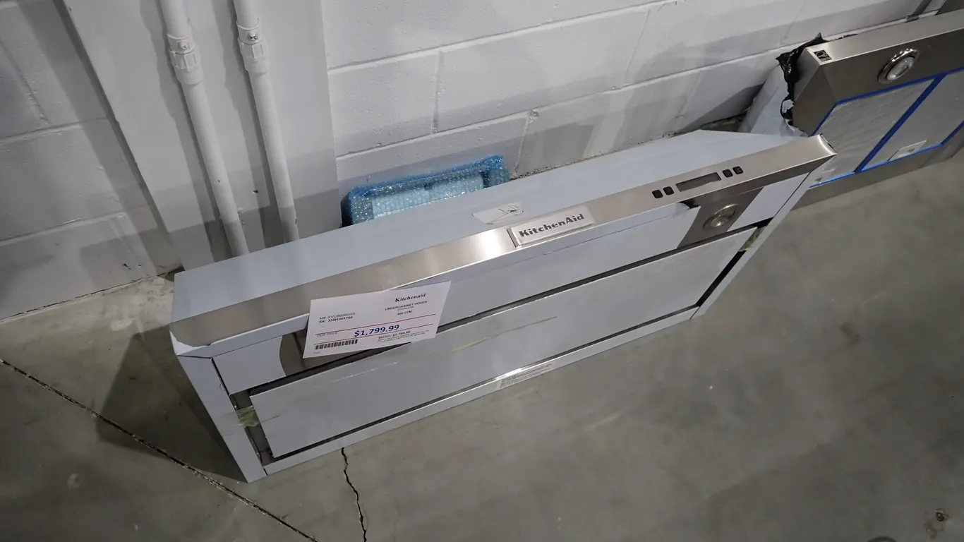 KitchenAid KVUB606DSS Stainless 36" 600cfm Undercabinet Hood- NOTE: PLEASE INSPECT.