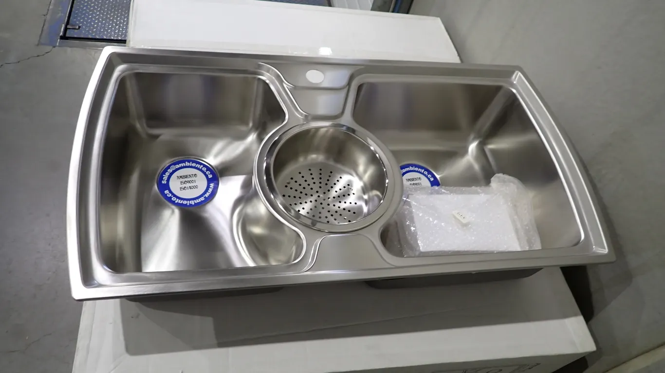 Ambiento ROL-321 Stainless Steel 35-1/2"x18-1/2"x8-1/2" Kitchen Sink w/(3) Strainers.