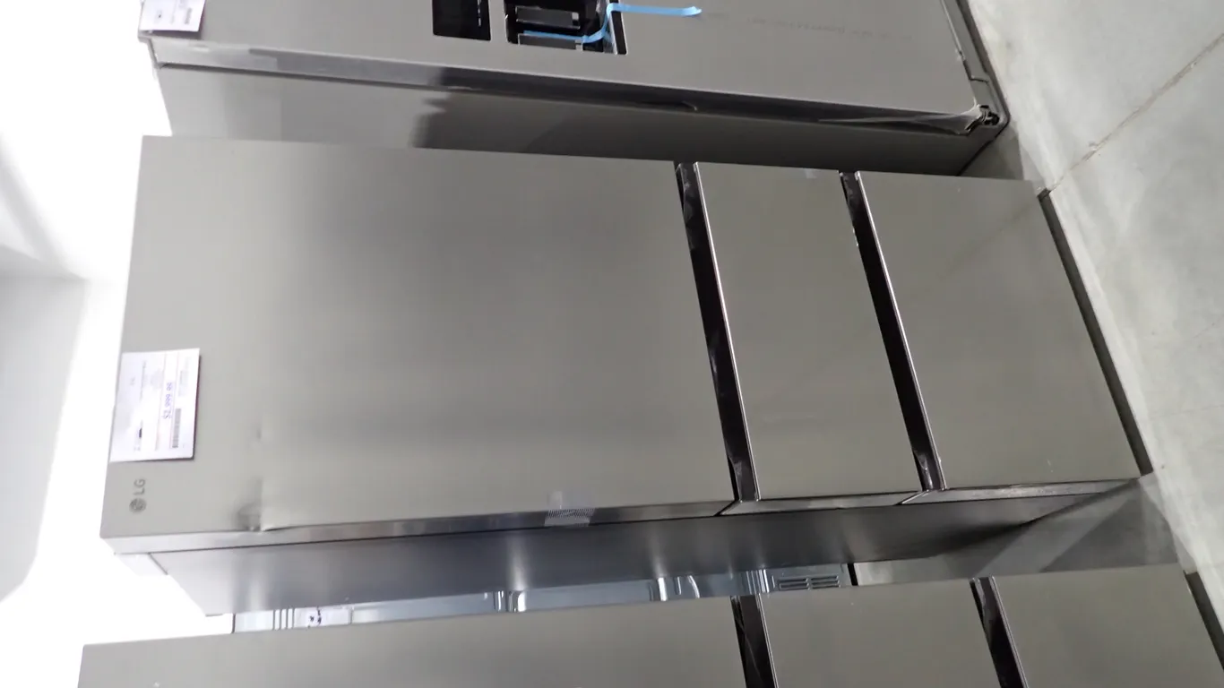 LG LK12S6000V Four Door 26" 12 CUFT Stainless Kimchi Fridge- NOTE: PLEASE INSPECT.