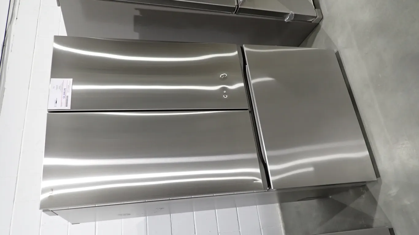 LG LF25Z6211S French Door Stainless Top Refrigerator/Bottom Freezer- NOTE: PLEASE INSPECT.