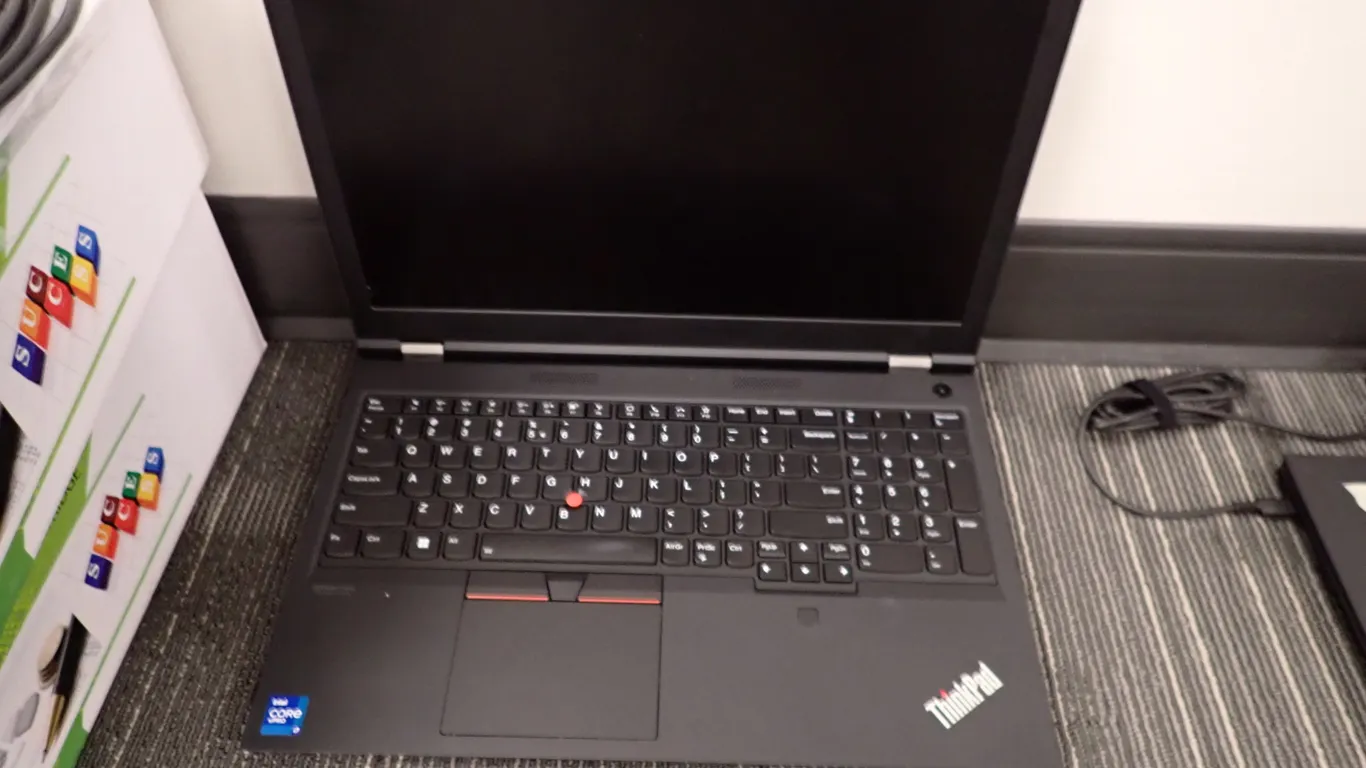 Lenovo Thinkpad P15 Gen 2 15.6" Mobile Workstation- NOTE: NO POWERCORD, DAMAGED SCREEN.