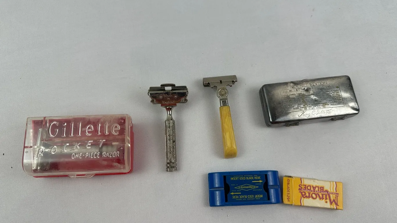 Lot of vintage safety razors