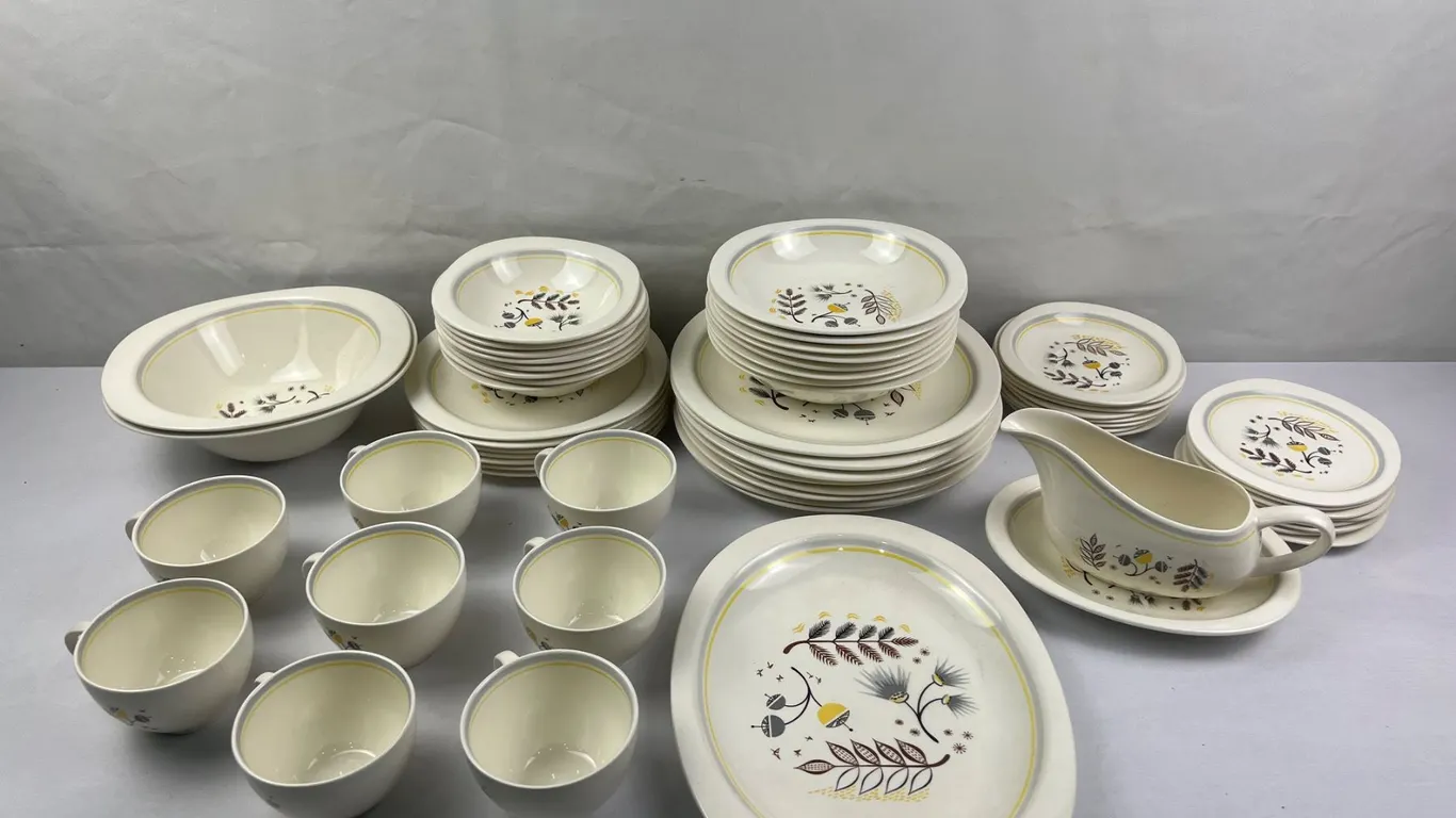 Set of MCM Royal Swan "Flamingo" china