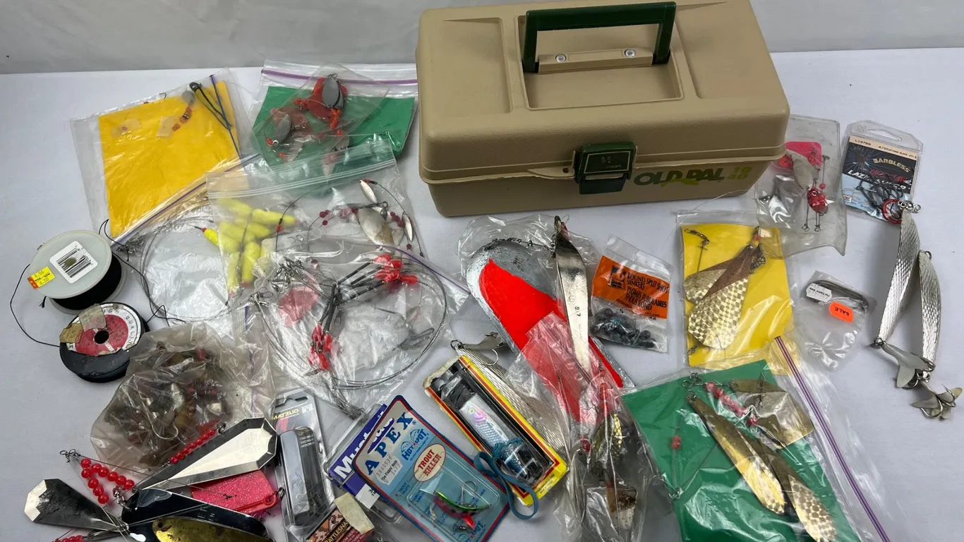 Lot of Fishing tacle & tackle box