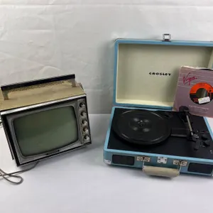Vintage Panasonic Tv & Crosley recordplayer