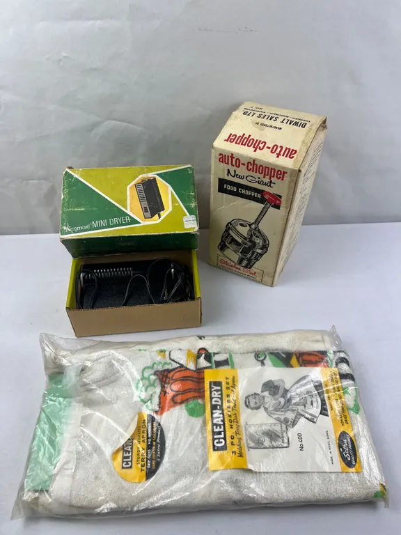 Assorted 50s collectables