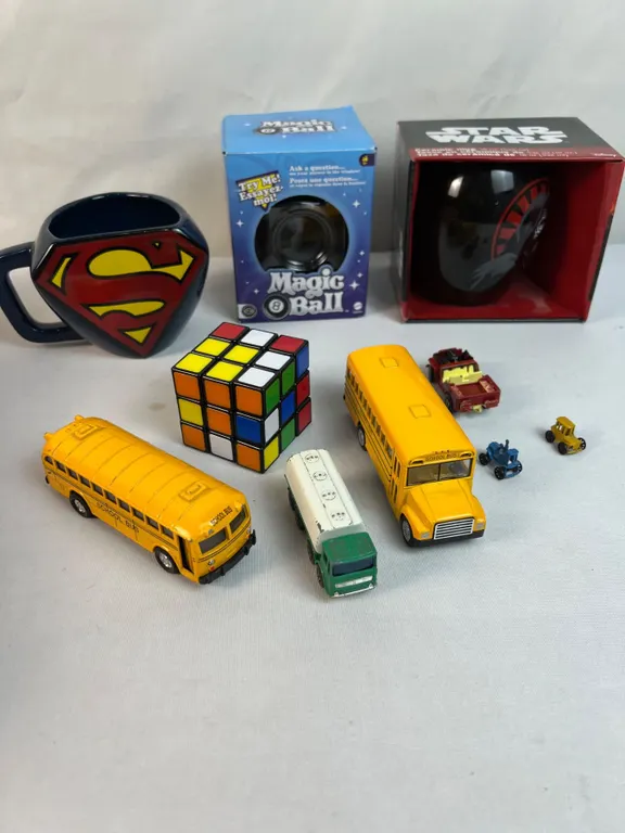 Lot of vintage cars & film collectables
