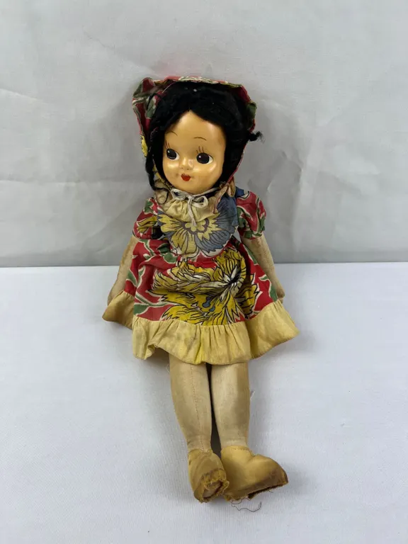 Vtg doll
