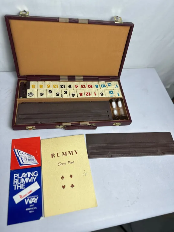 VINTAGE TILE RUMMY GAME