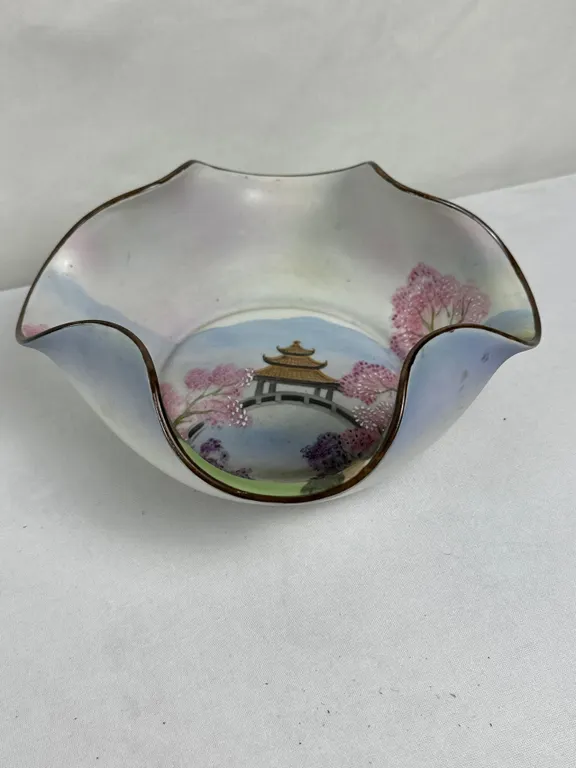 Authentic Antique NORITAKE Ruffled Scenic Bowl.