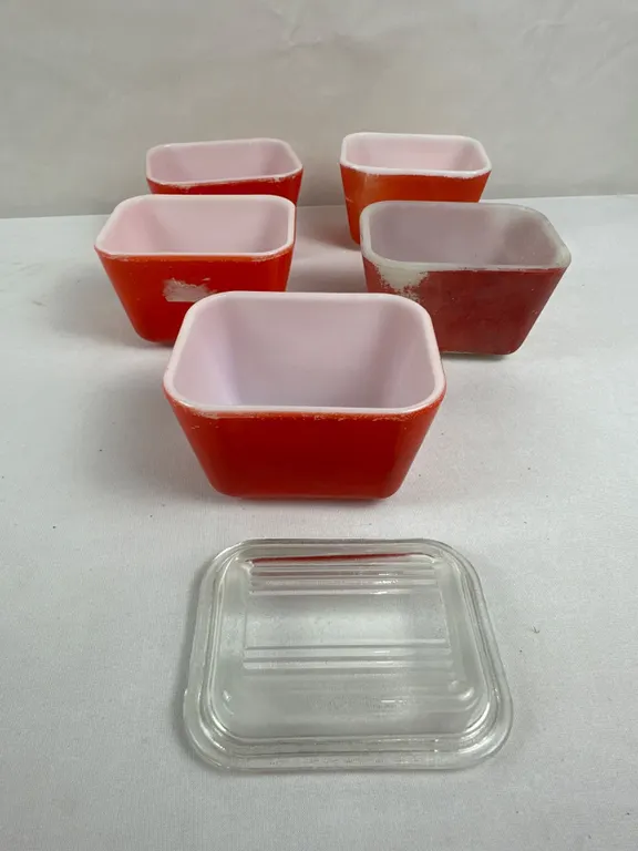 Vintage Pyrex Small Refrigerator Storage Dishes (5) with one Lid