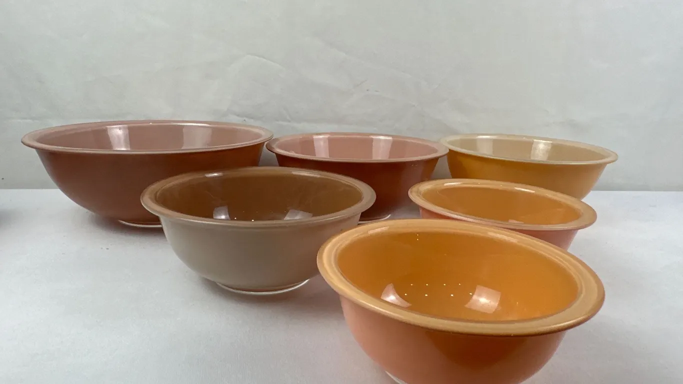 Vintage PYREX "Autumn Rainbow" Nesting Mixing Bowls (6)