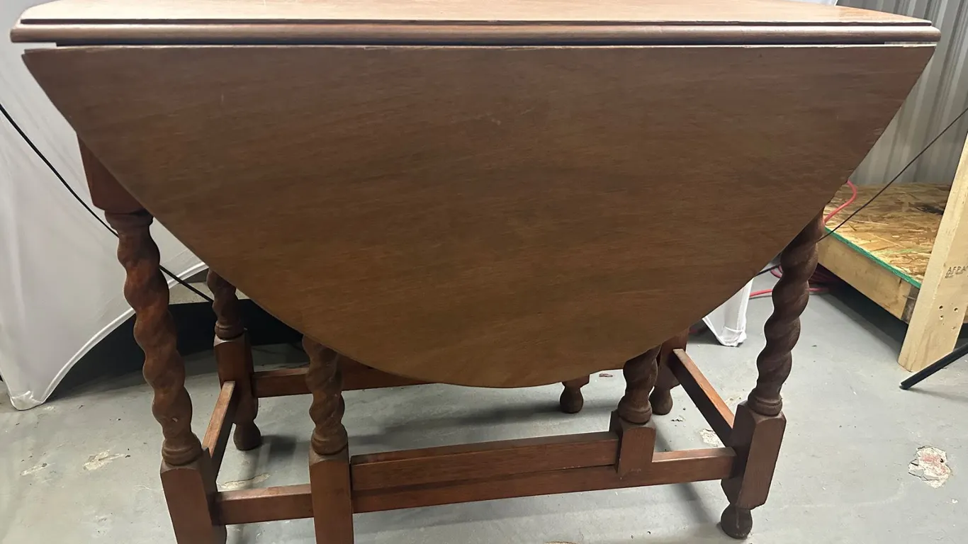 Antique Oak Gate-Leg Drop-Leaf Table