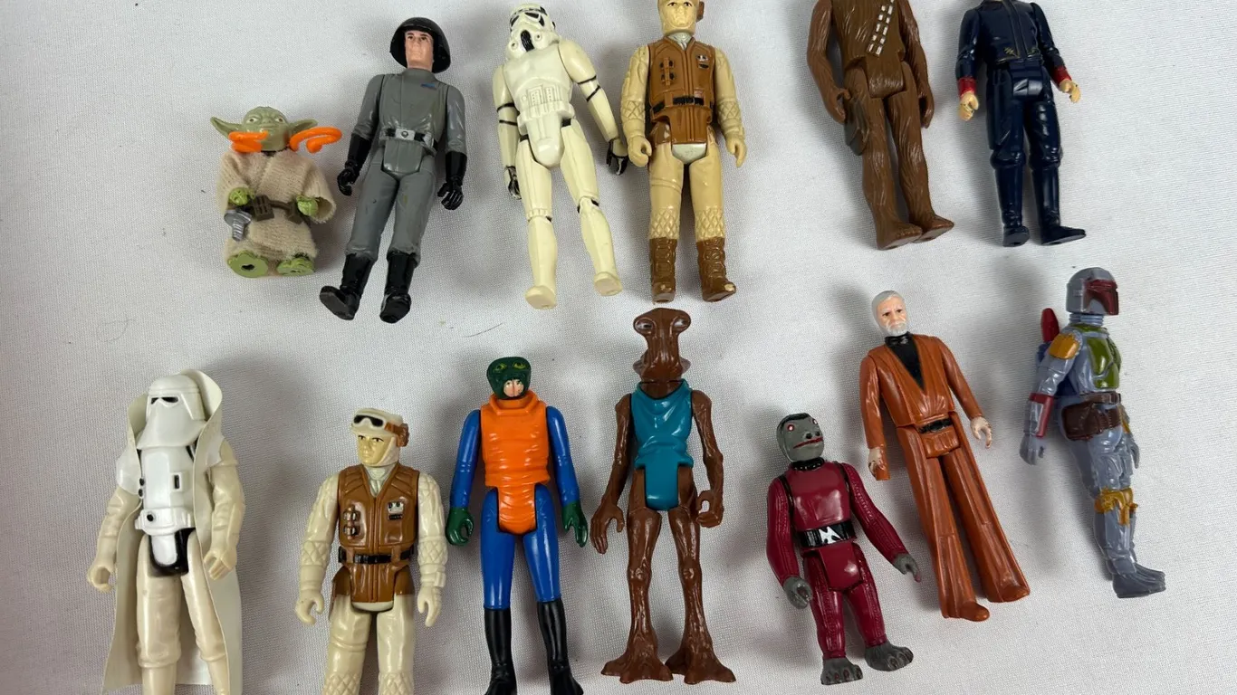 13 Kenner Vintage StarWars Action Figures