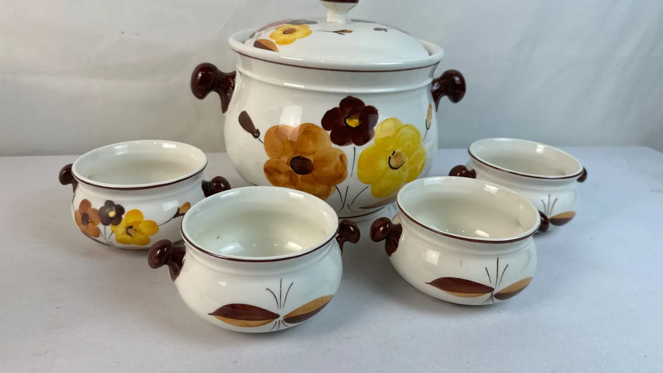 Vintage Soup Tureen & 4 Bowls