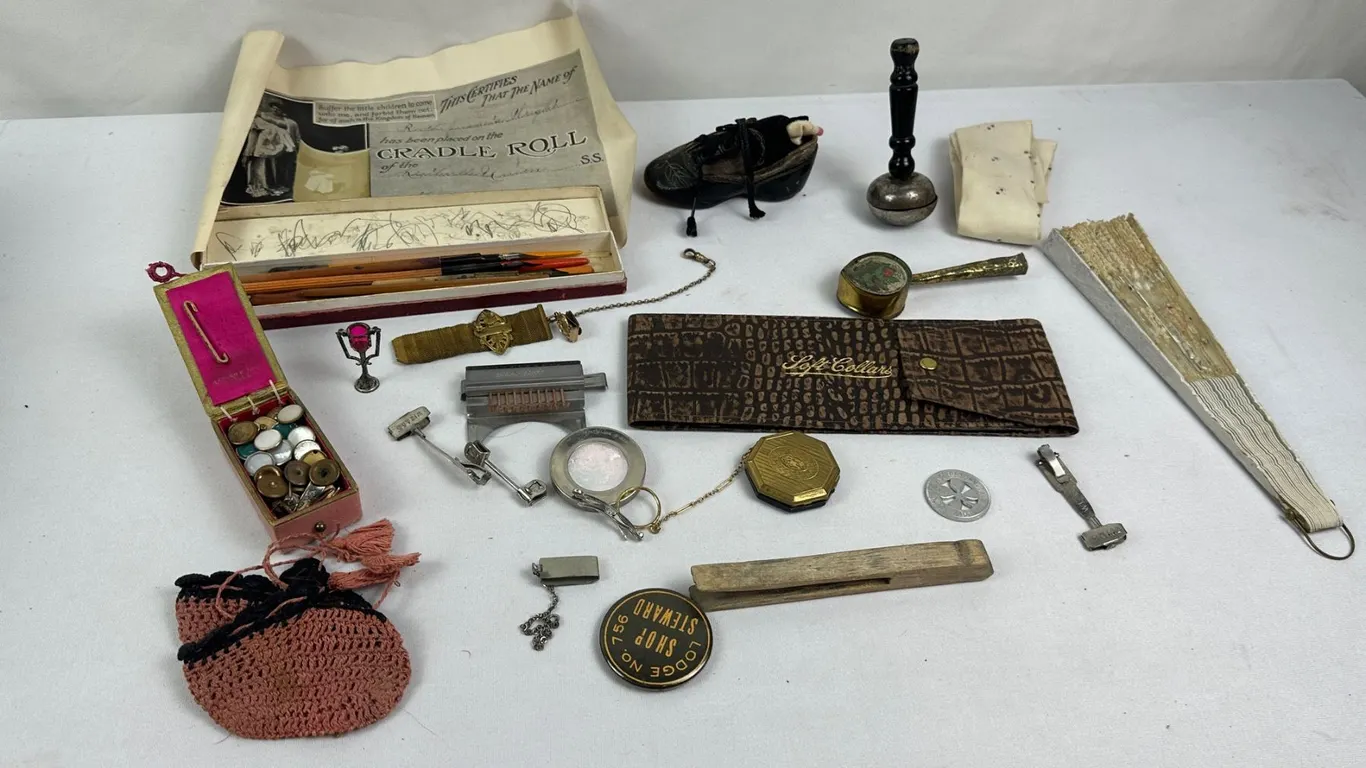 Box Antique & Vintage Items