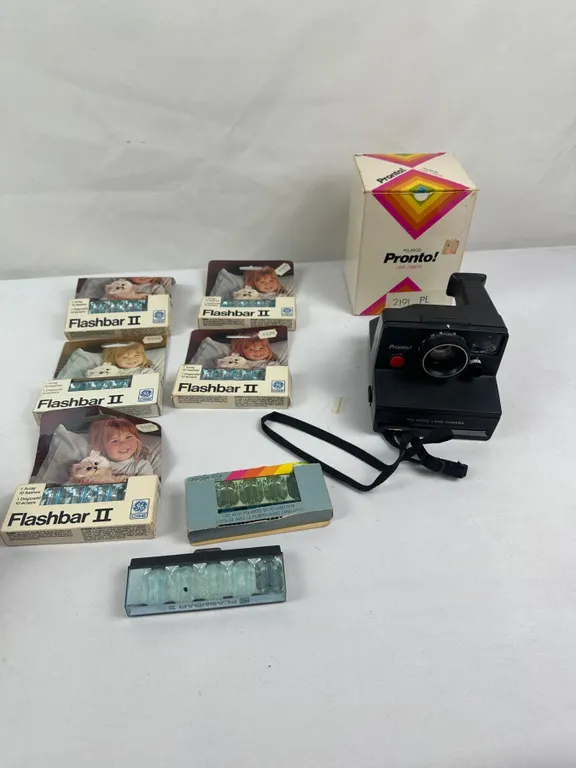 Polaroid Pronto Land Camers & 7 Flashbar II