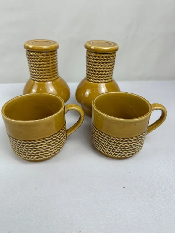 2 Sets - Vintage Hottle Bottles & Cups