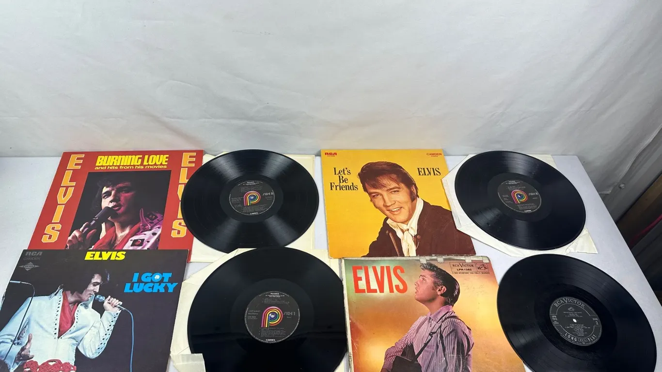 4 Elvis Presley Records