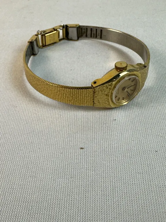 Ladies Seiko Silver Dress Watch - Needs Battery