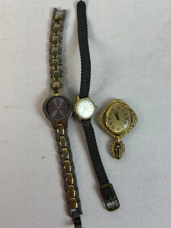 3 Vintage Time Pieces Need Batteries