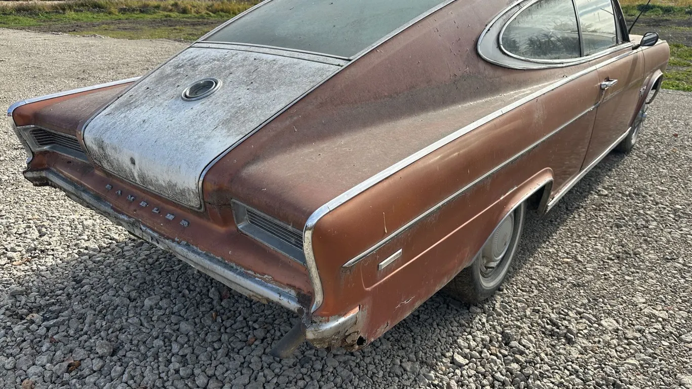 Vintage Rambler Marlin 232 SIX