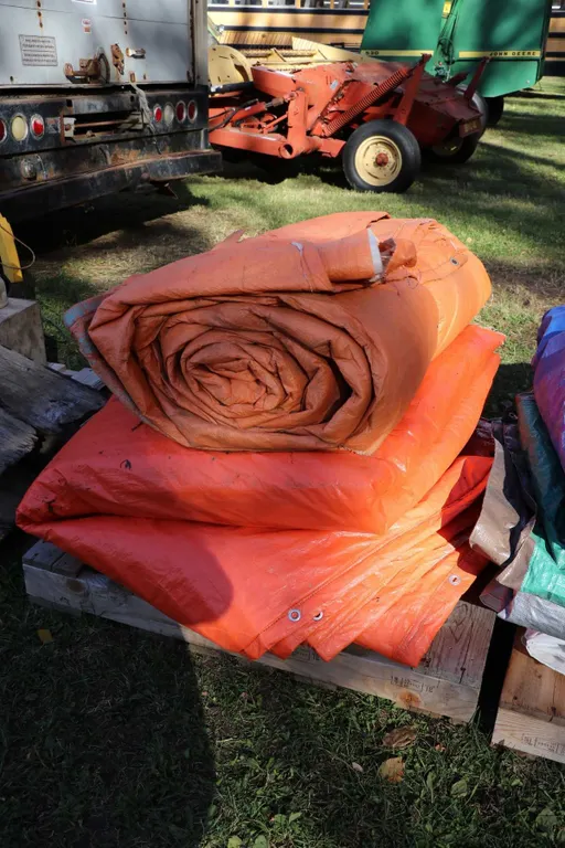 Two insulated tarps.