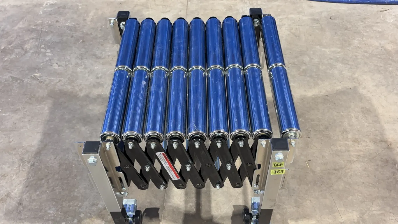 Stallion Mobile Extendible Roller Stand, Approx. 24"x25"x24" When Fully Compact *Unreserved*