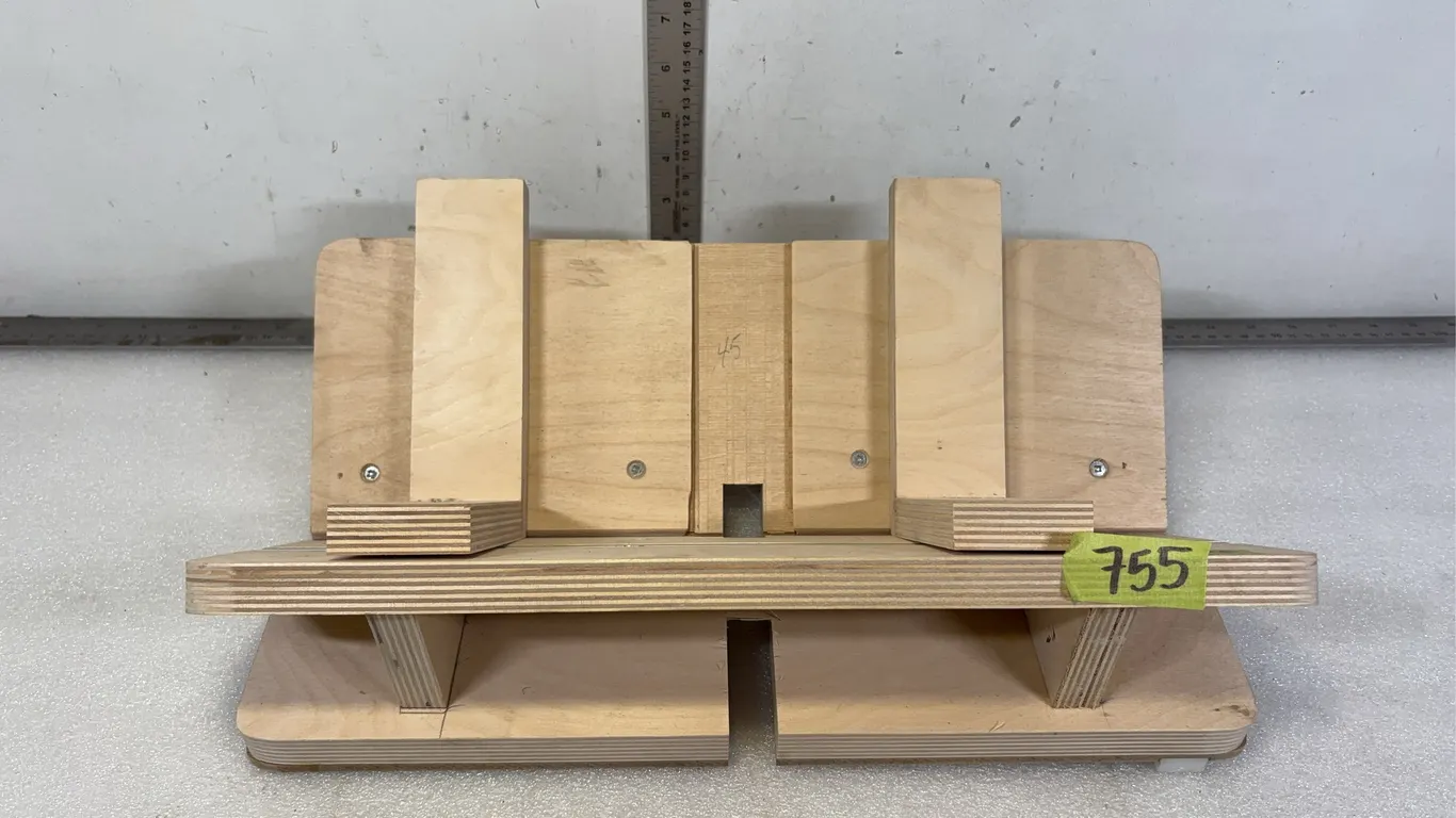 Router Table Dovetail Key Jig, Approx. 16"x9"x5" *Unreserved*