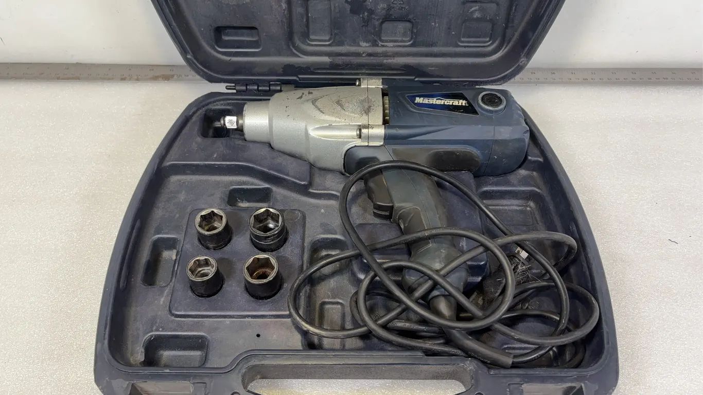 Mastercraft 1/2" Impact Wrench Model 54-2734-4 *Unreserved*