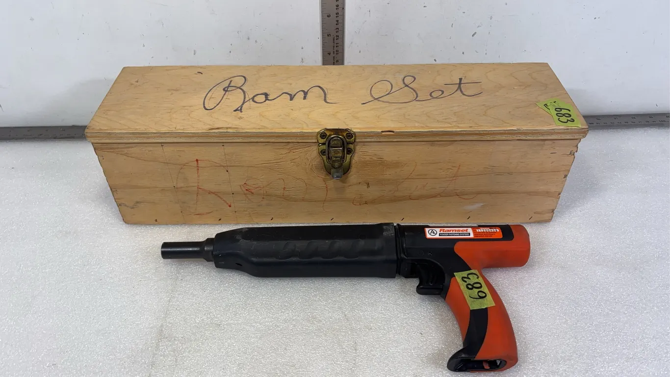 Ramset Powder Fastening System Model Master Shot 11200408 w/ Box of Hardware*Unreserved*