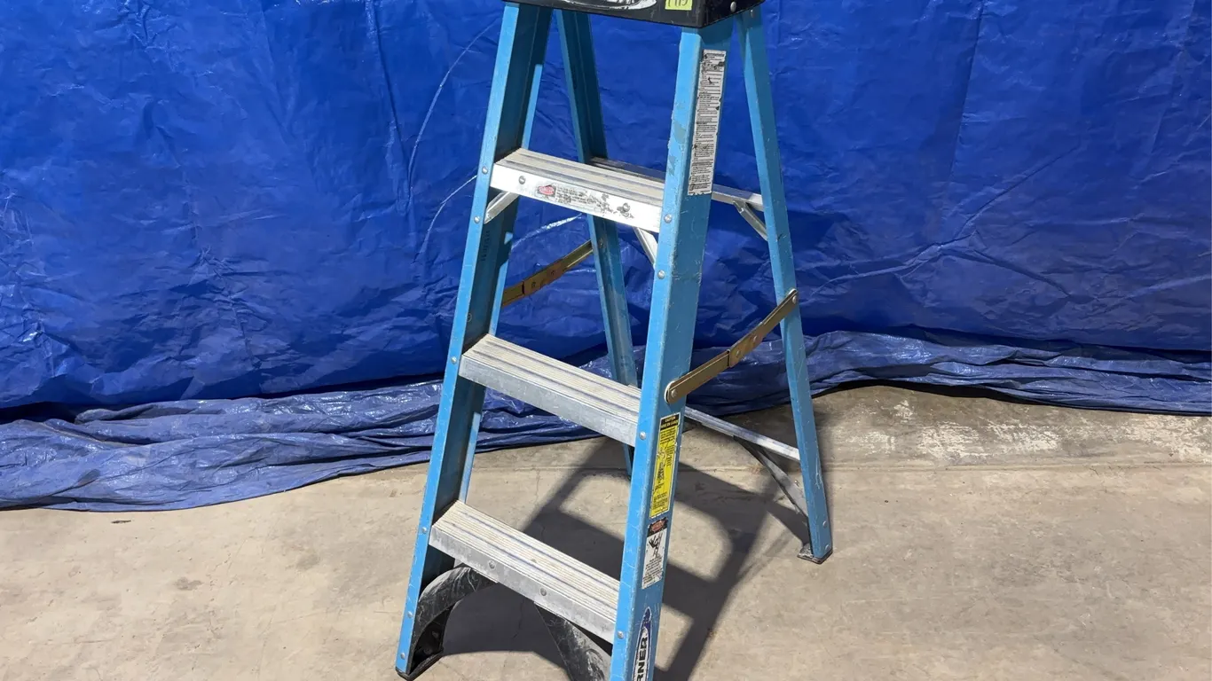 Werner 4' Step Ladder *Unreserved*
