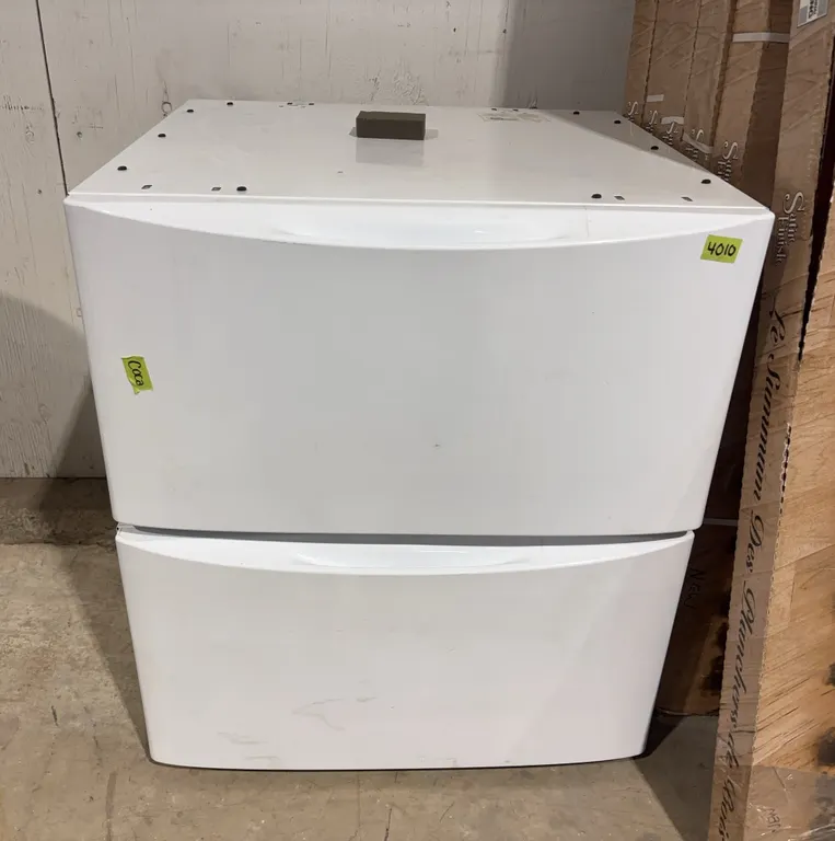 2 - Washer/Dryer Pedestal Approx. 26'' x 27'' x 15'' *Unreserved*