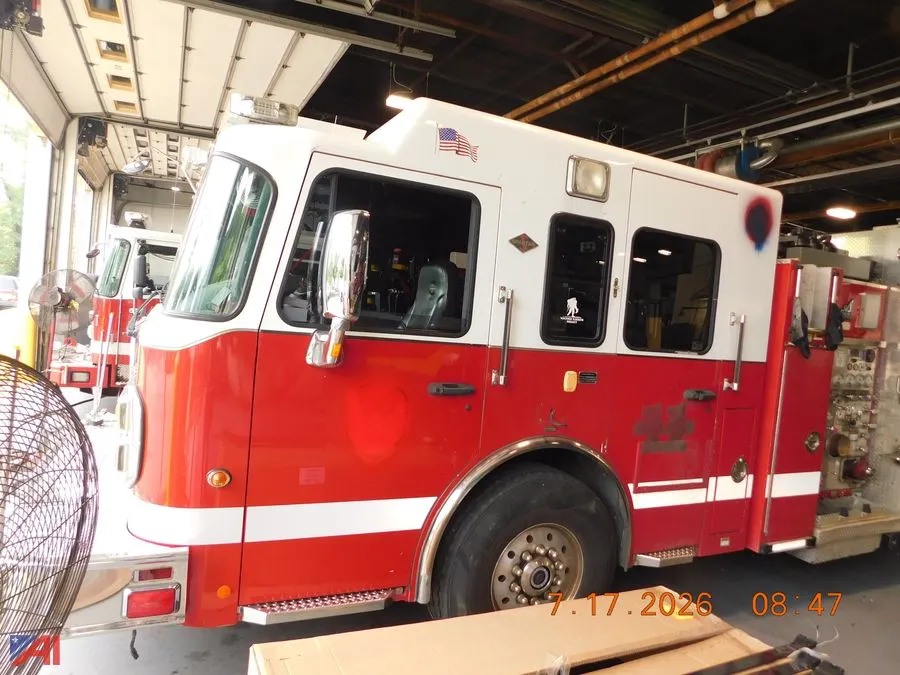 (#4102) 2010 Smeal Spartan Gladiator Fire Truck