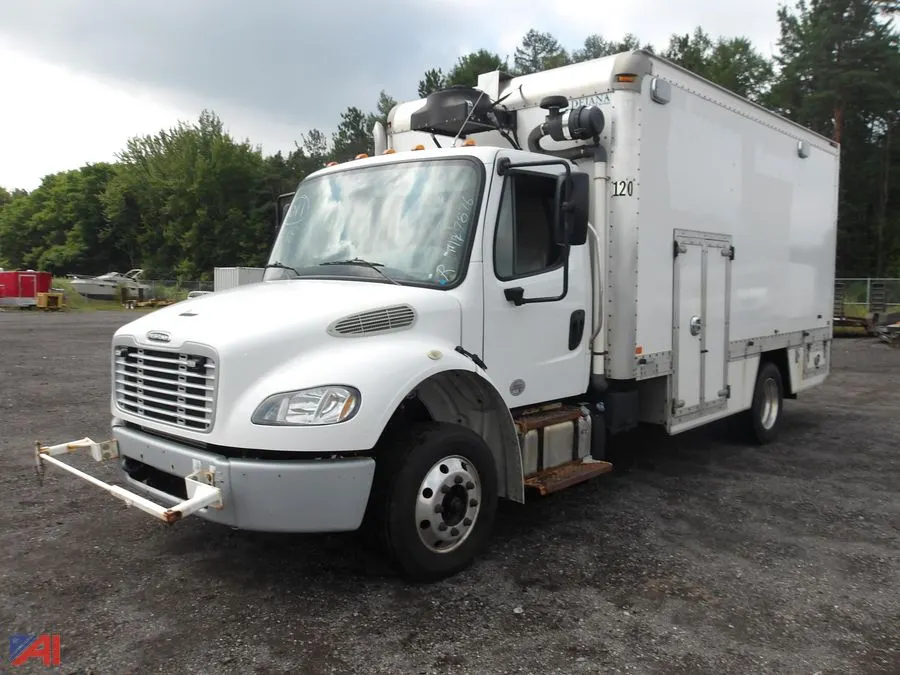 2019 Freightliner MM1060428 Box Truck