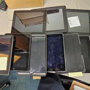 Mixed Lot of Apple Computers/Tablets