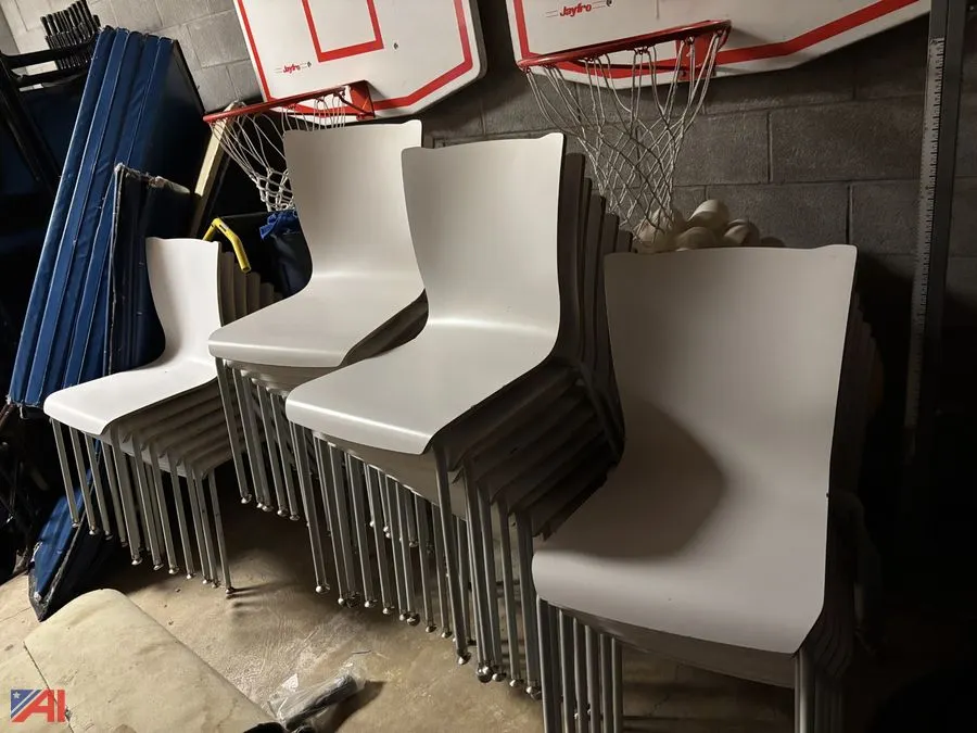 (40) Cafeteria Chairs