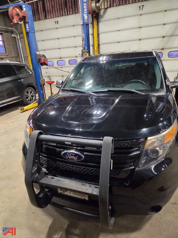 2015 Ford Explorer SUV/Police Vehicle