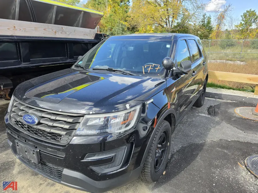 2019 Ford Explorer SUV/Police Vehicle (P988)