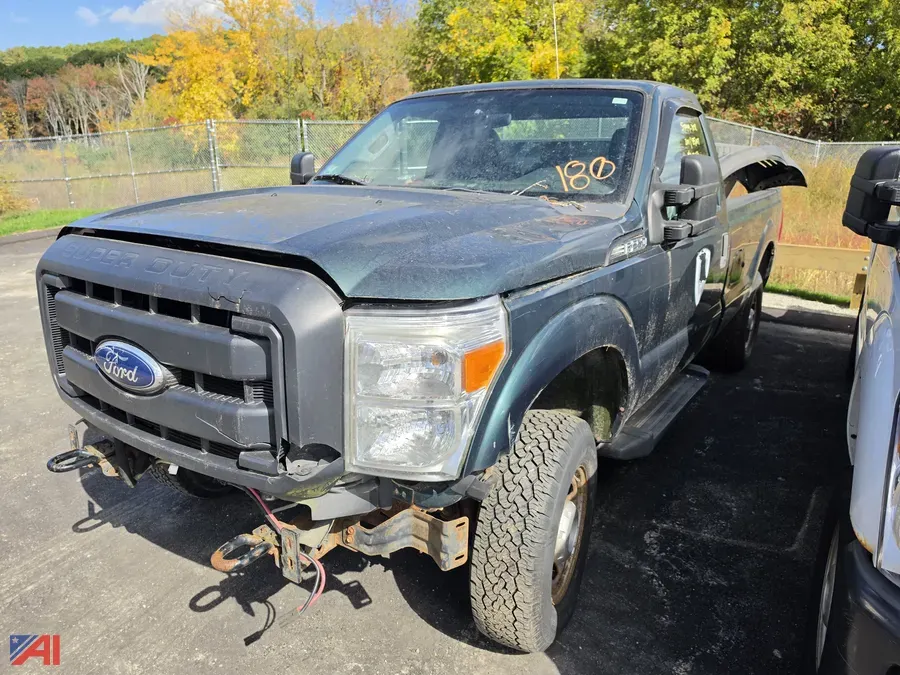 2011 Ford F-250 Super Duty Pickup Truck with Sander (A919)