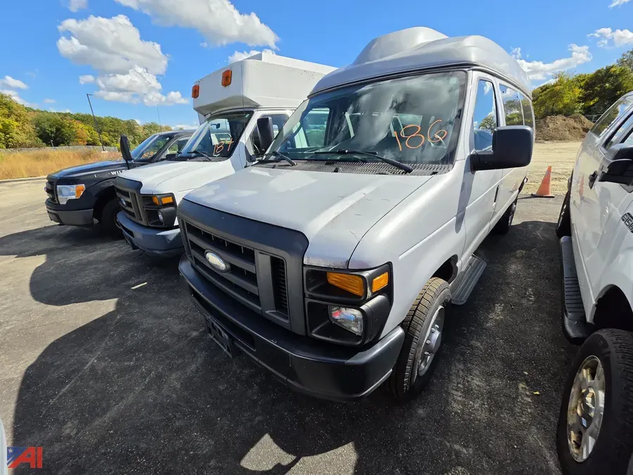 2014 Ford E-250 Wheelchair Van (HP1014)