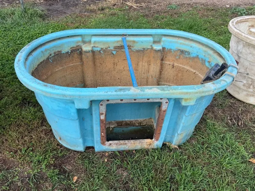 Poly Hog Water Tank With Float
