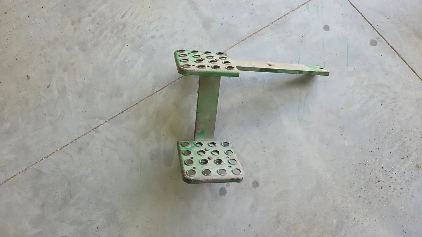 John Deere Tractor Step, 2 Steps, 30-50 Series. This Item is Located in South Dakota, Therefore Sout