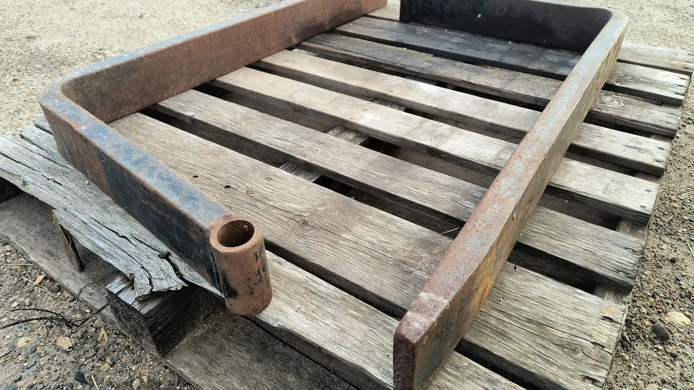 Set of Pallet Forks, 1.5” Hole, 40” Long