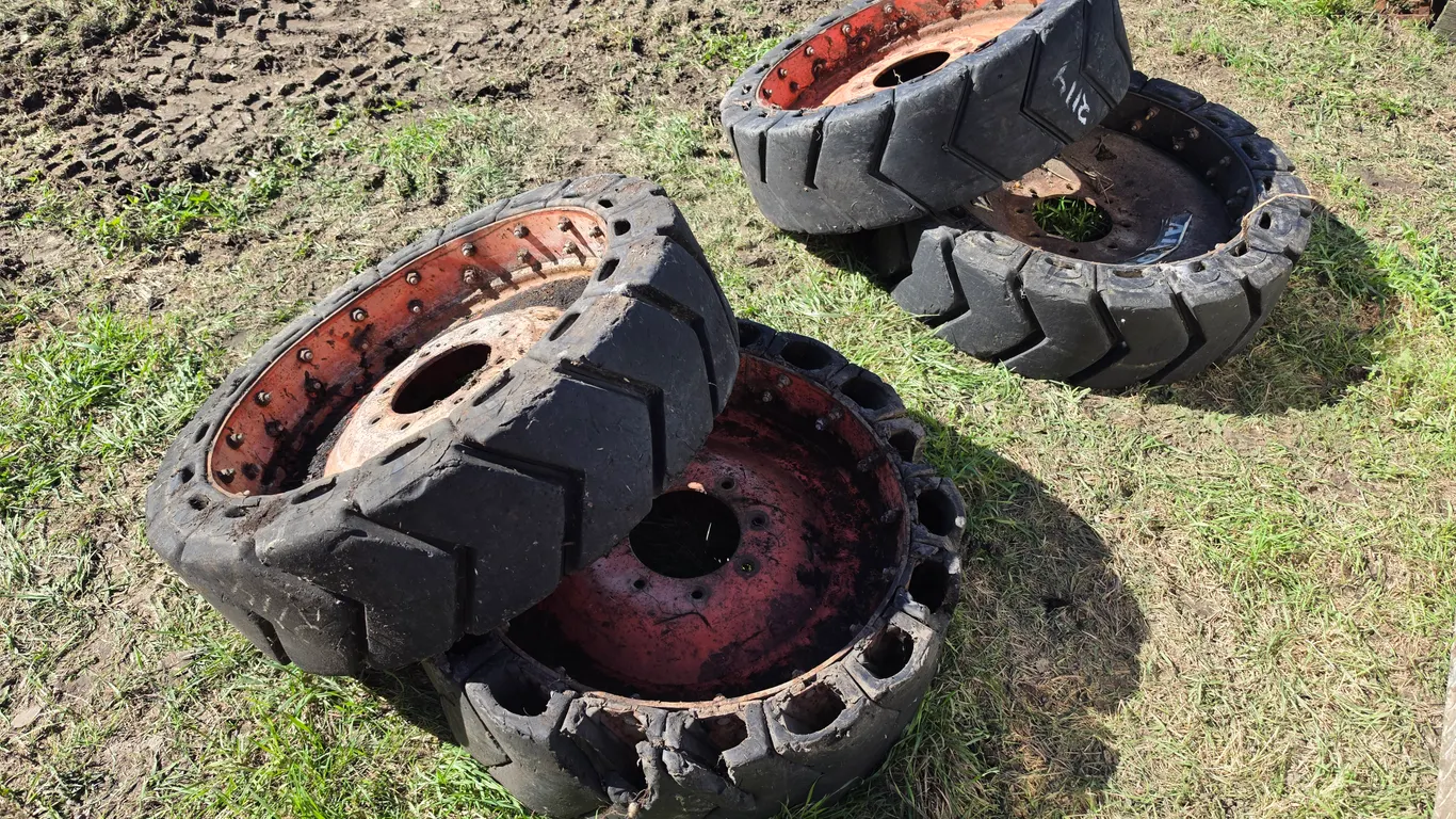 (4) Air Boss Never Flat Tires on Bobcat Rims, Buying All for One Money