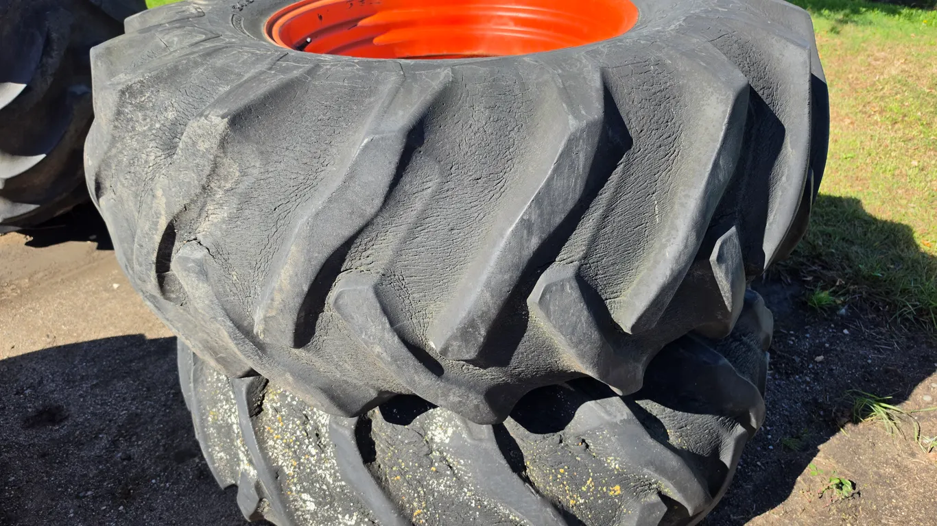(2) 24.5-32 Goodyear Power Torque 1- Ply Tires on 10 Bolt Rims off a Gleaner Combine