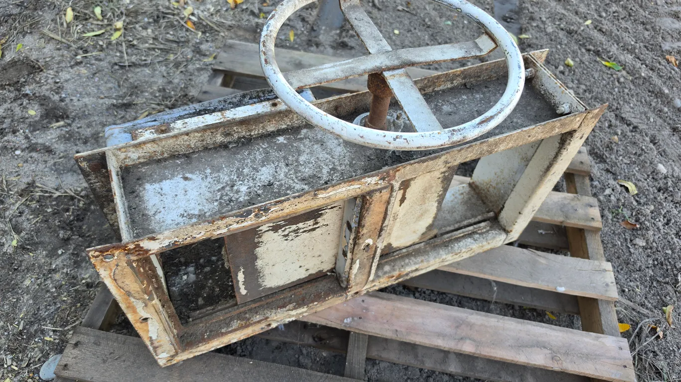 Grain Gate for Hopper Bin, 15 ¼” x 29 ¾”